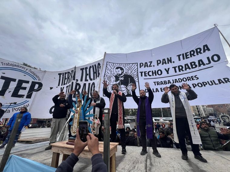 FOTO: Marchas por San Cayetano en Córdoba. (Foto: Daniel Cáceres/Cadena 3)