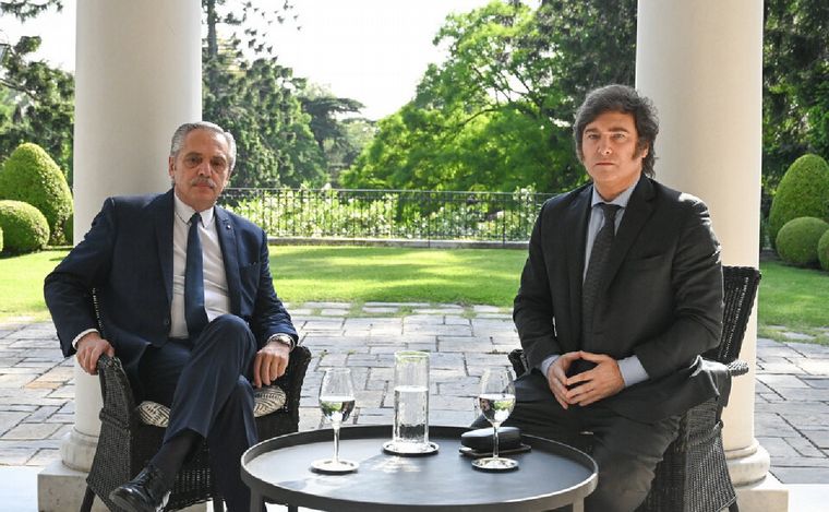 FOTO: Alberto Fernández y Javier Milei. (Foto: NA)