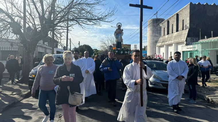 FOTO: La procesión en Córdoba, en barrio Altamira