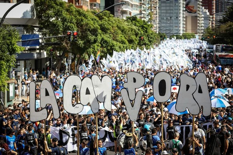 FOTO: La Cámpora respaldó a Fabiola Yañez tras la denuncia a Alberto Fernández.