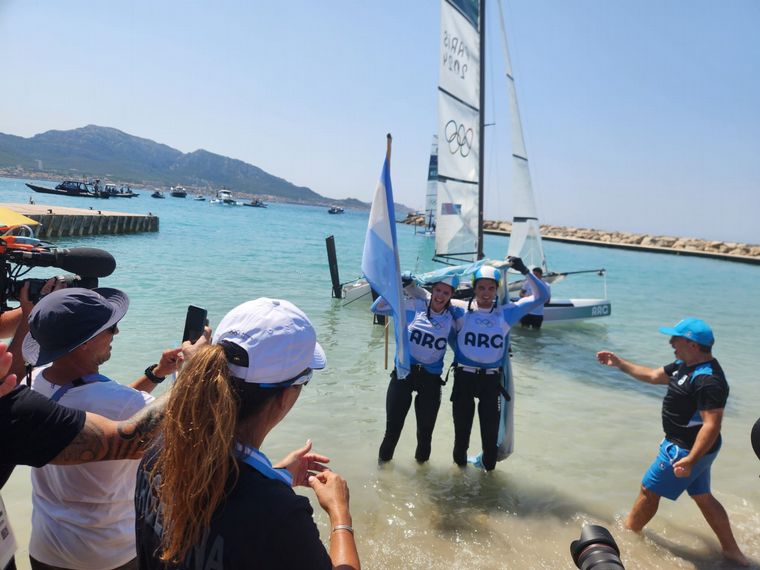 FOTO: La dupla Majdalani-Bosco logró la medalla de plata en vela.