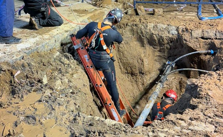 FOTO: Descubren un túnel hecho para robar un banco en San Isidro. (Foto: NA)