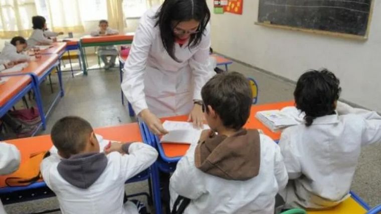 FOTO: En las escuelas más pobres, 3 de cada 10 maestros son suplentes