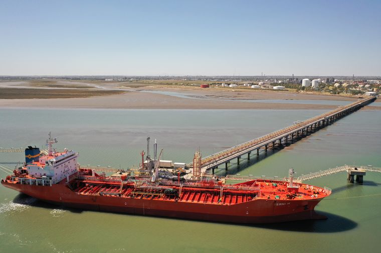 FOTO: Oldelval y Trafigura repondrán el oleoducto derivación a Refinería Bahía Blanca