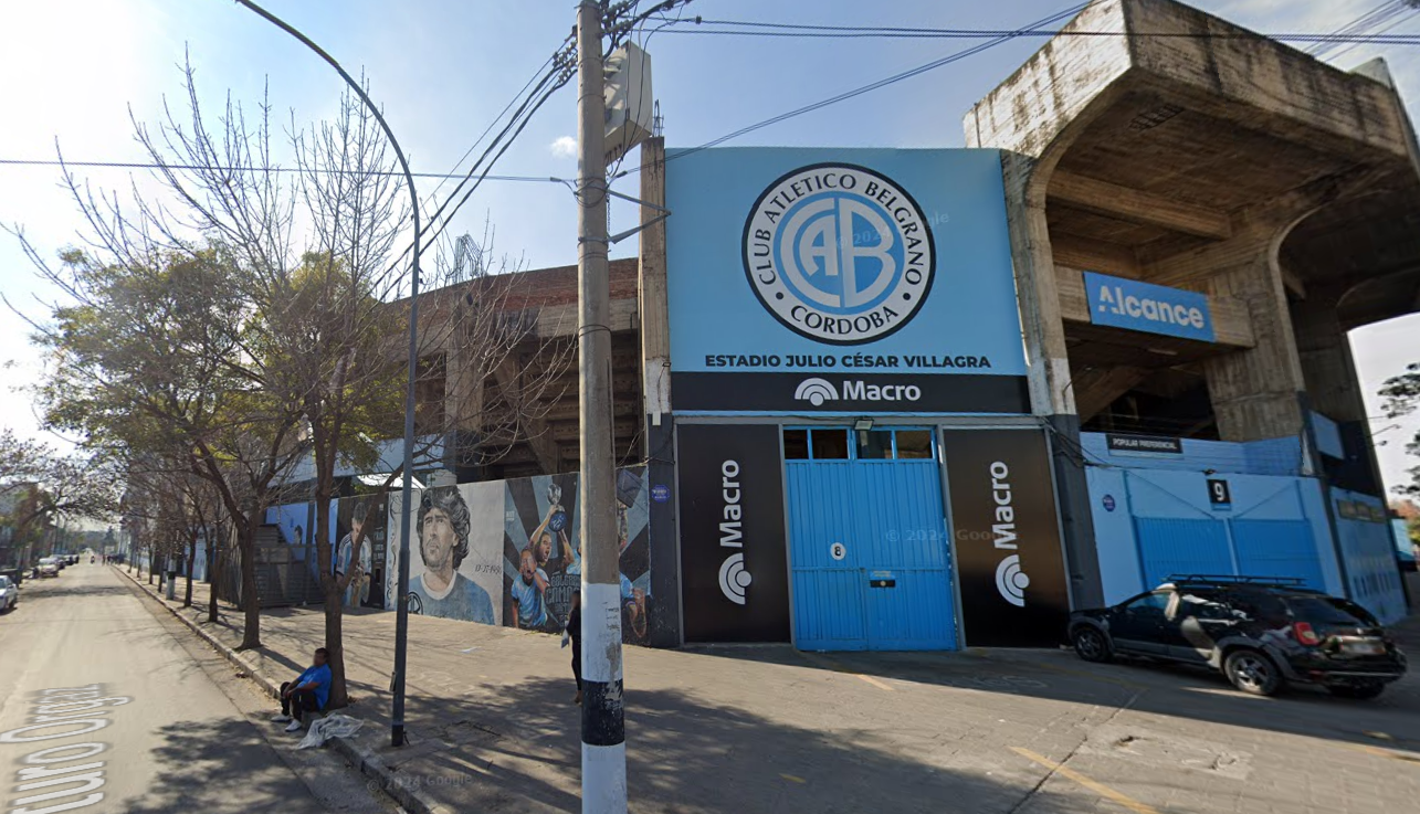 FOTO: Balearon la tienda de Belgrano: podría tratarse de un enfrentamiento de barras