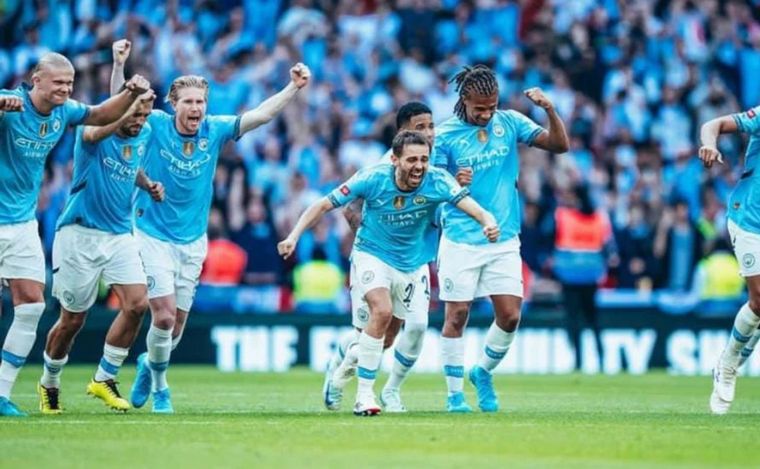 FOTO: El Manchester City celebra el triunfo.