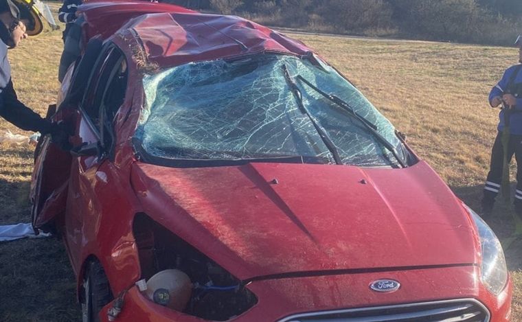 FOTO: Un auto volcó en la autopista Córdoba-Carlos Paz.