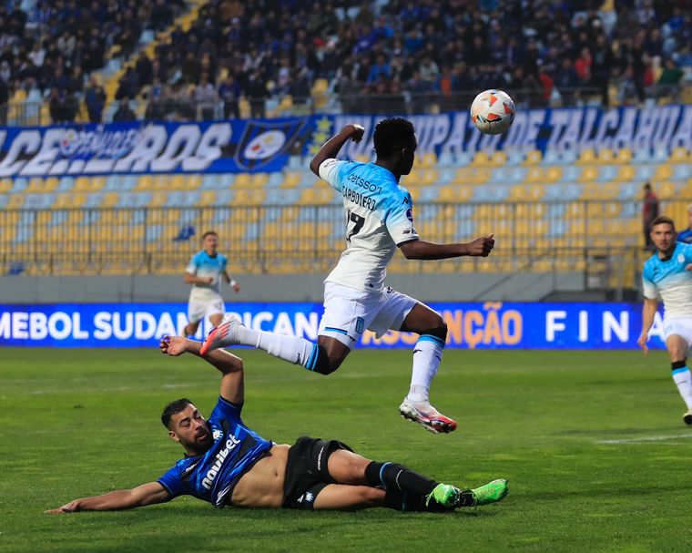 FOTO: Racing venció a Huachipato y quedó a tiro de cuartos. Foto: @RacingClub