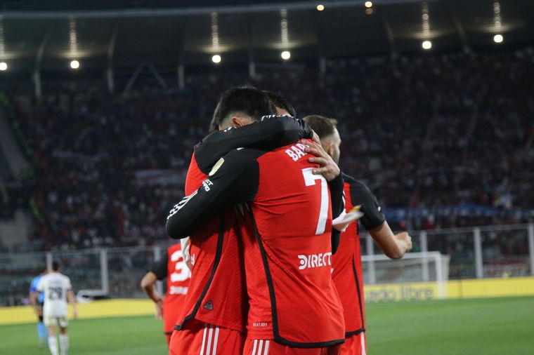 FOTO: Paulo Díaz marcó el único gol del partido.