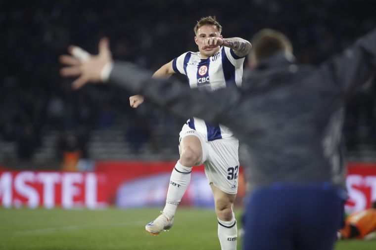 FOTO: Bruno Barticciotto celebra el primer tanto del 