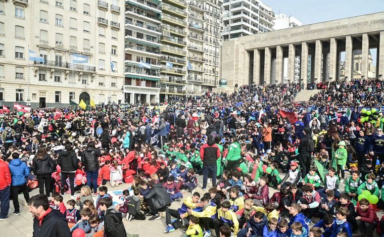 FOTO: El Monumento fue el escenario de la celebración.