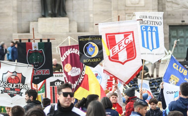 FOTO: El Monumento fue el escenario de la celebración.