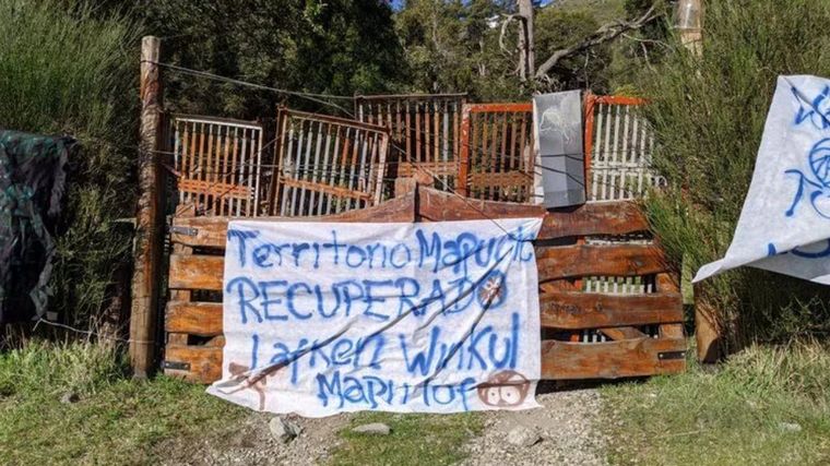 FOTO: Anularon un fallo que daba uso exclusivo de terrenos a una comunidad mapuche