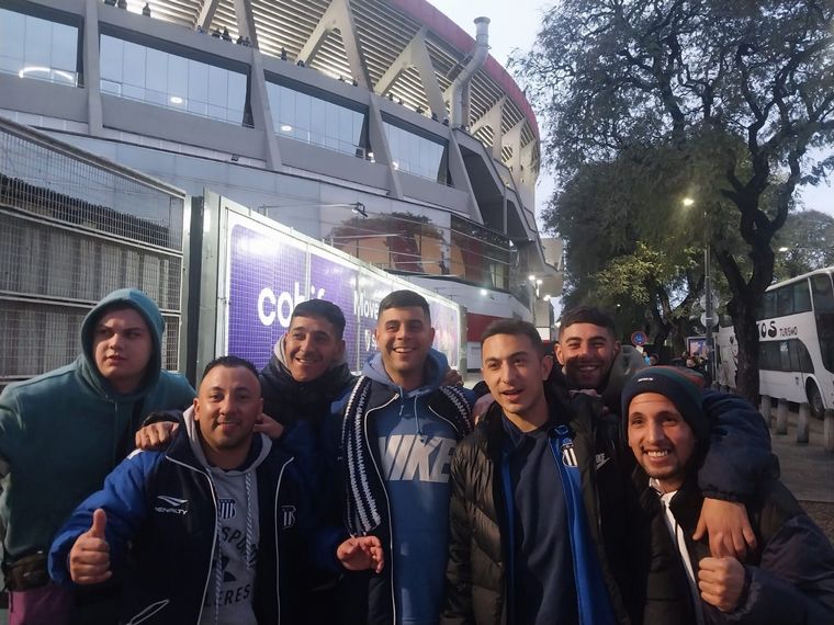 FOTO: Todo el color de la previa del River Talleres en el Monumental