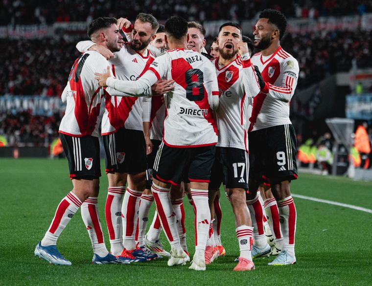 FOTO: La jerarquía individual de River le hizo pagar caro a Talleres sus errores