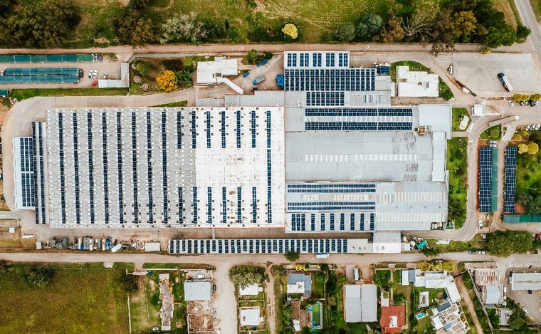 FOTO: Inauguran en Córdoba uno de las plantas solares más grandes de Argentina. (Gentileza)