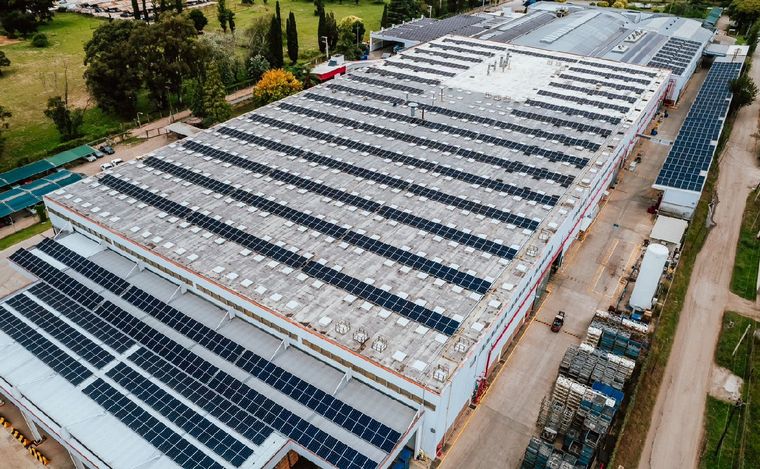 FOTO: Inauguran en Córdoba uno de las plantas solares más grandes de Argentina. (Gentileza)