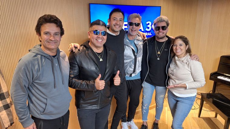 FOTO: Sabroso celebra sus 23 años con un baile en Villa Retiro