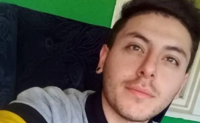 FOTO: Santiago Molina, el joven cordobés internado en México con viruela del mono. (Redes)