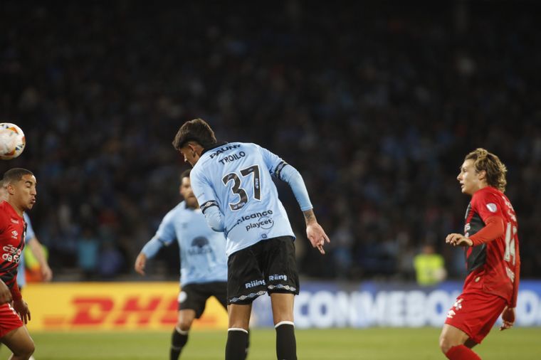 FOTO: Belgrano hizo todo mal adentro y afuera