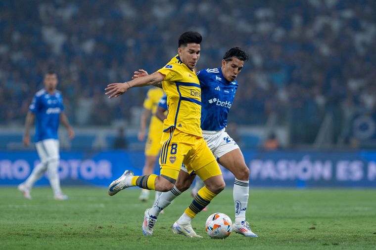 FOTO: Boca y Cruzeiro, en un partido apasionante en Belo Horizonte.