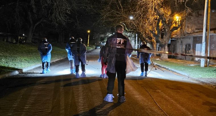 FOTO: Tucumán: padre e hijo fueron asesinados a tiros mientras circulaban en moto