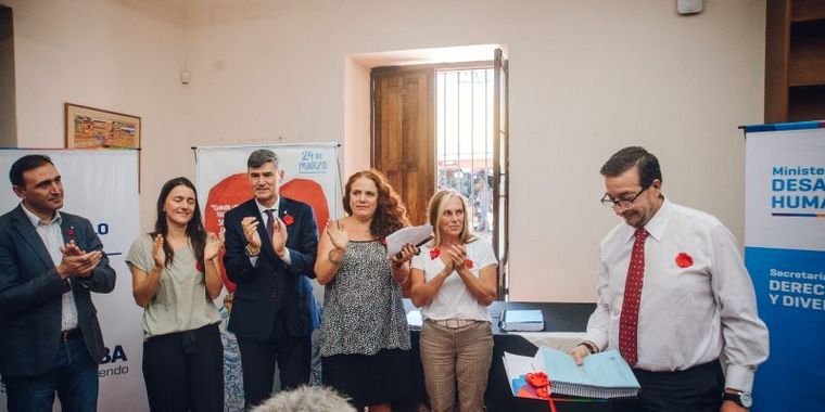 FOTO: Acto por la reparación del legajo de Ricardo Fermín Albareda. (Municipalidad Córdoba)