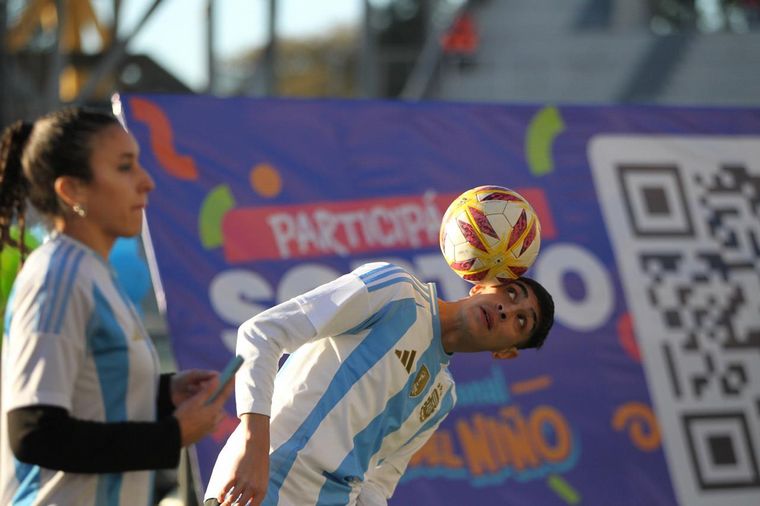 FOTO: Color y alegría en el Kempes por el Día del Niño de Cadena 3