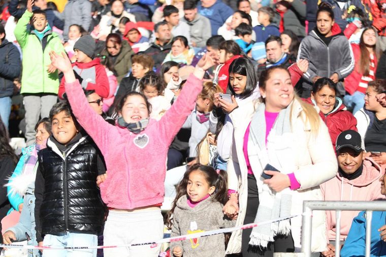 FOTO: Color y alegría en el Kempes por el Día del Niño de Cadena 3