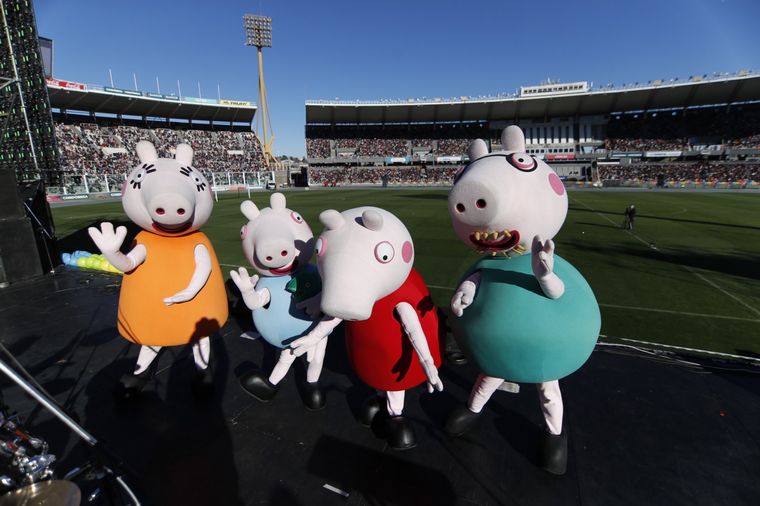 FOTO: Color y alegría en el Kempes por el Día del Niño de Cadena 3