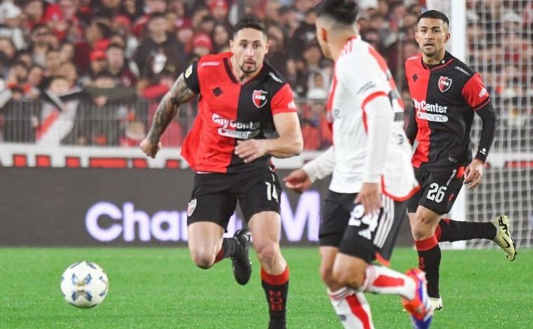 FOTO: Newell's fue combativo durante la primera etapa en el Monumental.