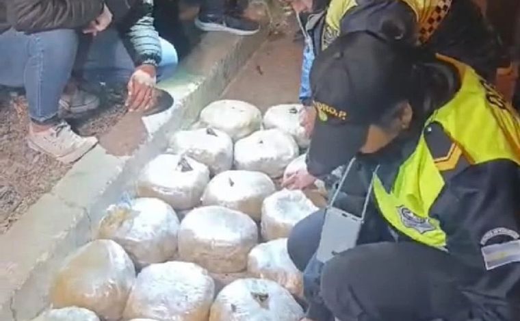 FOTO: Secuestraron 62 kilos de marihuana en Tucumán. (Foto: Policía)