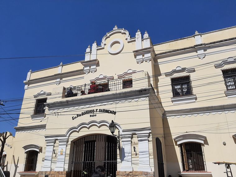 FOTO: La escuela Domingo Faustino Sarmiento suspendió las clases por intoxicación. 