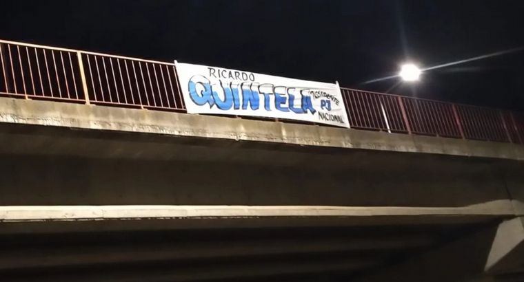 FOTO: En Córdoba ya aparecieron pintadas con la candidatura de Quintela