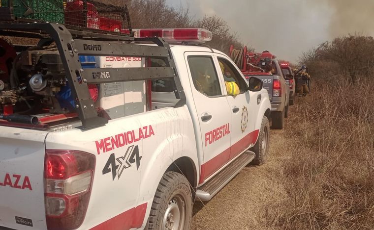 FOTO: Bomberos controlaron el incendio en La Calera: no hay focos activos en Córdoba