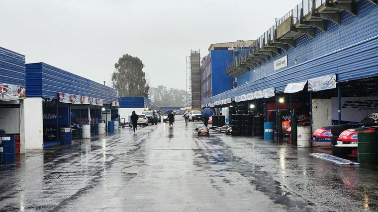 FOTO: Autódromo Roberto Mouras de La Plata con actividad suspendida momentáneamente.