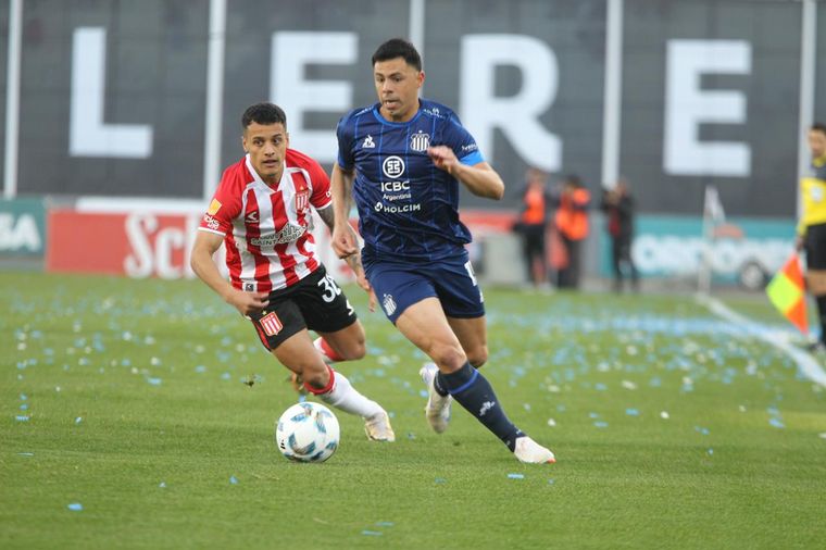 FOTO: Talleres recibe a Estudiantes en el Kempes. 