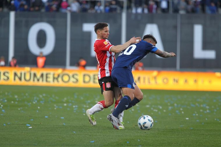 FOTO: Talleres recibe a Estudiantes en el Kempes. 