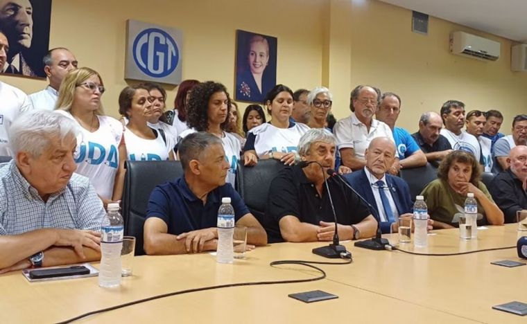 Gremios docentes anuncian paro nacional por salario