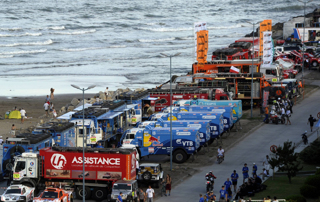 FOTO: Largada simbólica del Dakar 2012 en Mar del Plata.