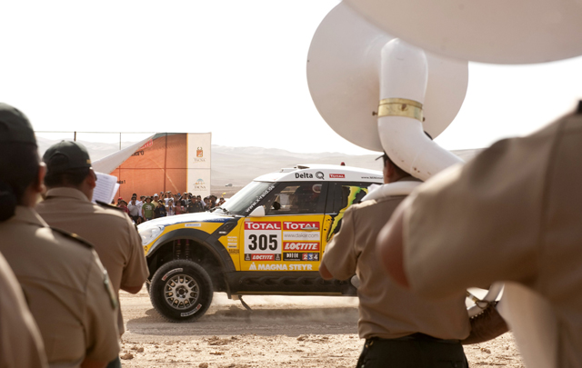 FOTO: Nani Roma en la llegada a Perú del Dakar 2012