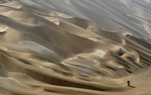 FOTO: Participante en la etapa 11º del Dakar 2012