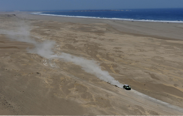 FOTO: Alessandro Botturi en la duodécima etapa del Dakar 2012