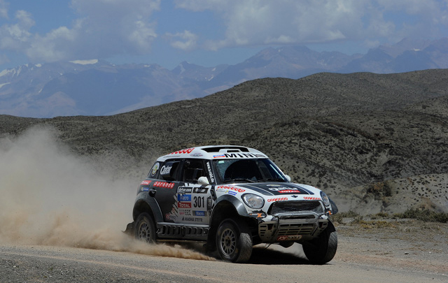 FOTO: Álvarez en la tercera etapa del Dakar 2014