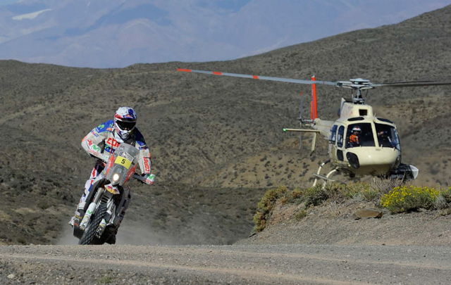 FOTO: Chicherit en la tercera etapa del Dakar 2014