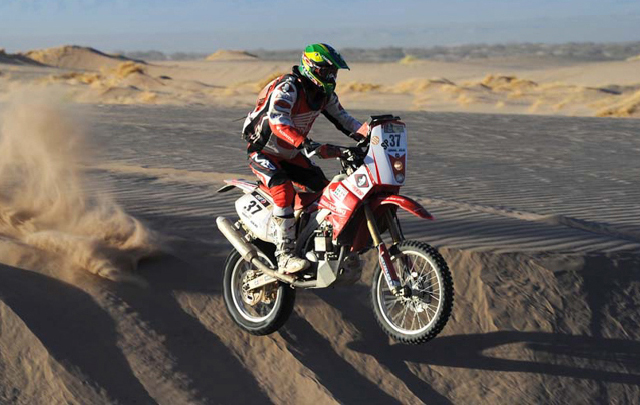 FOTO: Duclos en la quinta etapa del Dakar 2014