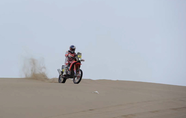 FOTO: Husseini en la décima etapa del Dakar 2014