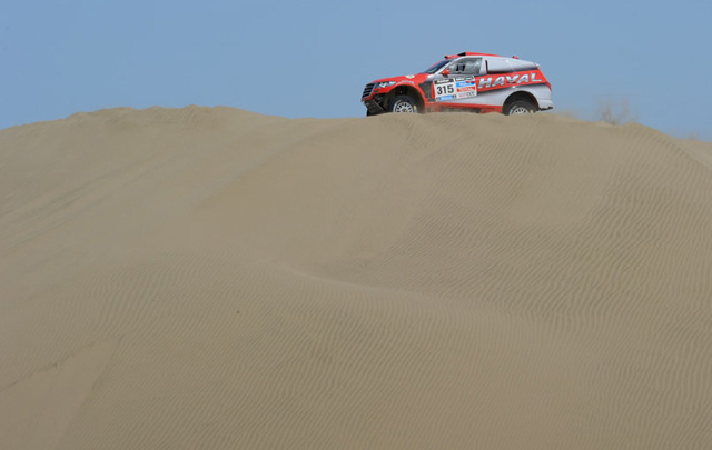 FOTO: Loprais en la décima etapa del Dakar 2014