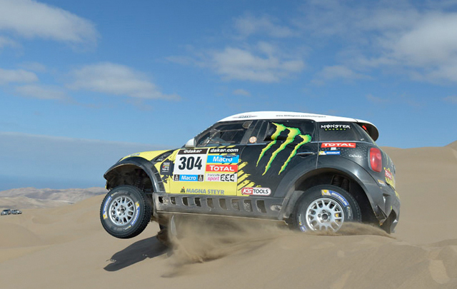 FOTO: Salvatierra en la décima etapa del Dakar 2014