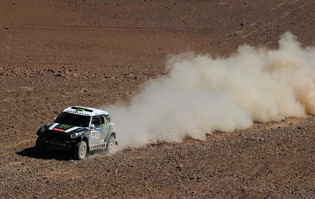 FOTO: Sanz en la undécima etapa del Dakar 2014